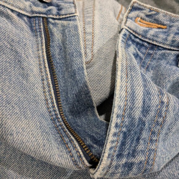 Vintage Gap Easy Fit Men's Jeans, Light Wash, Early 1990s, 34" Waist 32" Inseam - Picture 11 of 14